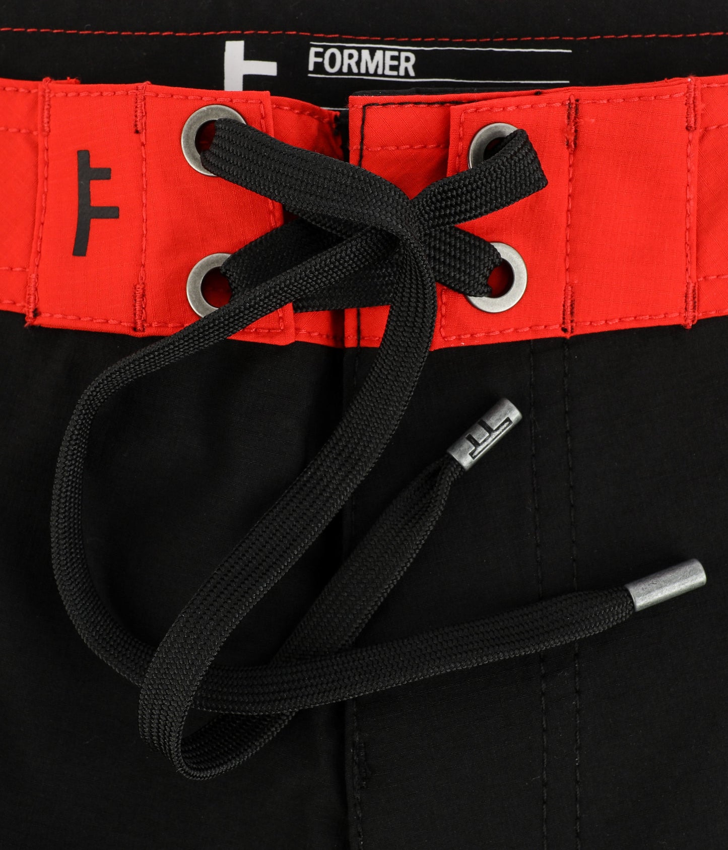 PERSUASION 17" TRUNK // BLACK